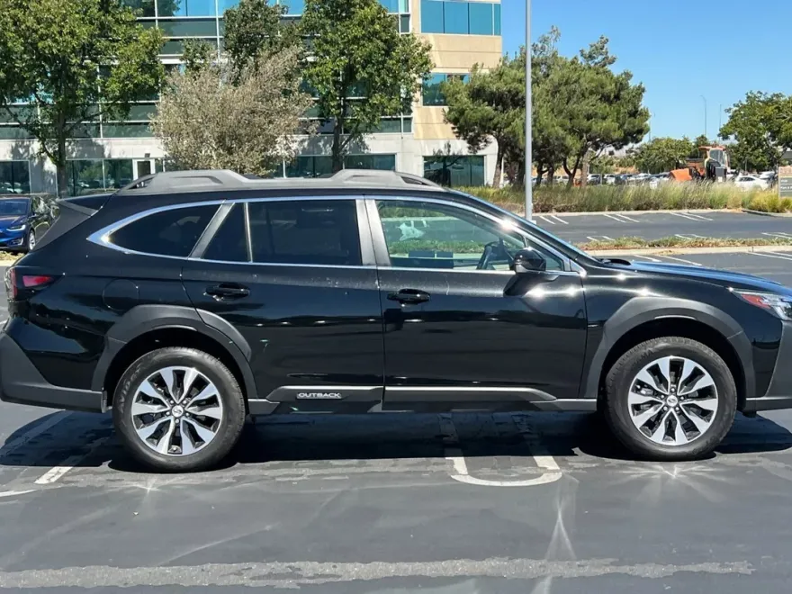 2024 Subaru Outback Limited photo 1