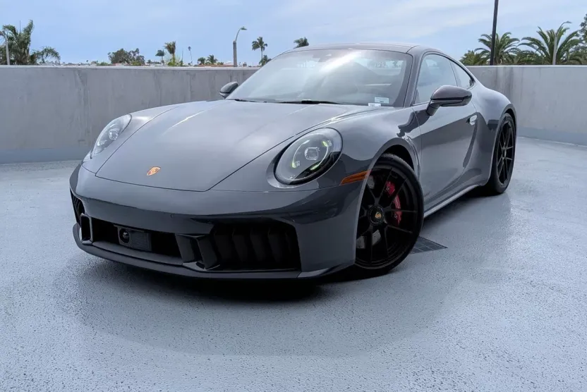 2026 Porsche 911 4 GTS photo 1