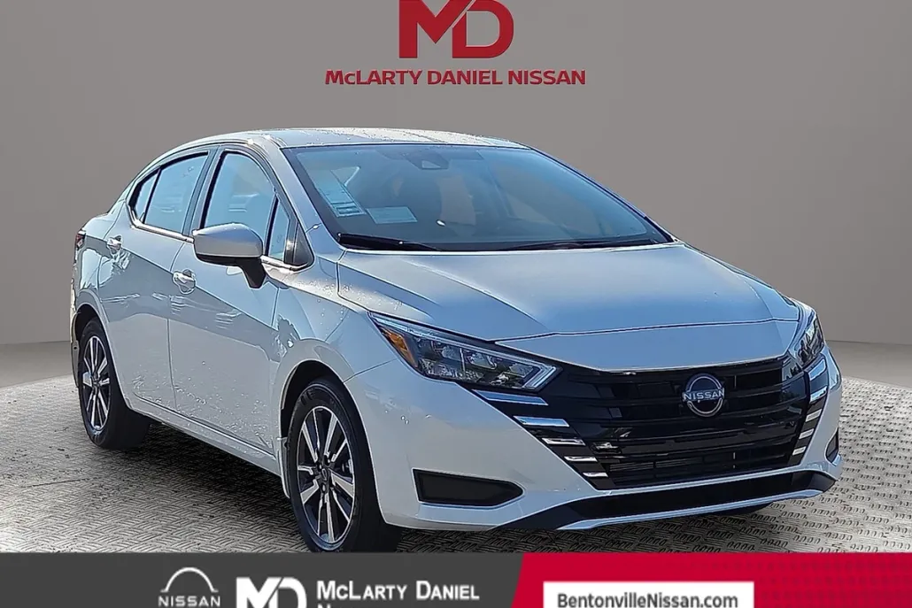 2025 Nissan Versa 1.6 SV photo 1