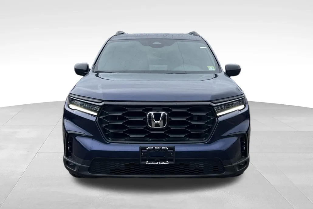 2025 Honda Pilot Sport photo 1