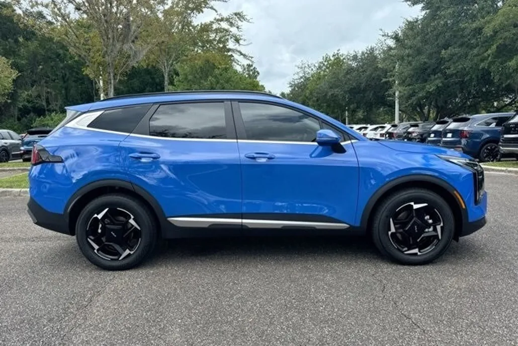 2026 Kia Sportage EX photo 1