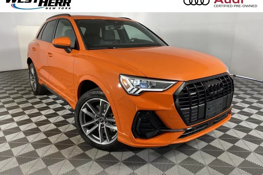 2024 Audi Q3 45 TFSI S line Premium photo 1