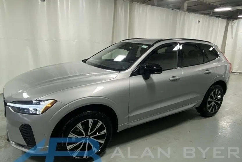 2025 Volvo XC60 Plus photo 1