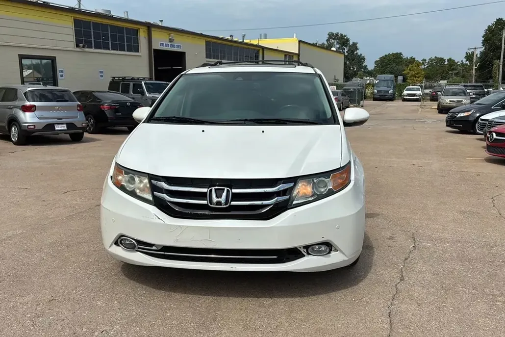 2015 Honda Odyssey Touring Elite photo 1