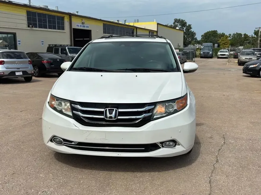 2015 Honda Odyssey Touring Elite photo 1