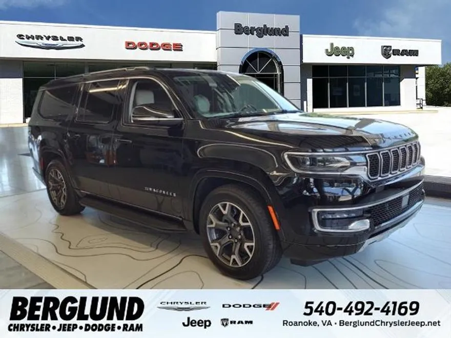 2023 Jeep Wagoneer L Series III photo 1