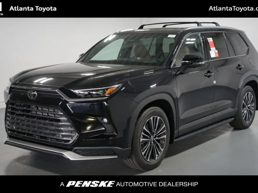 2026 Toyota Highlander Platinum Hybrid photo 1