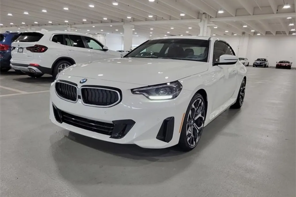 2025 Bmw 230i Coupe photo 1