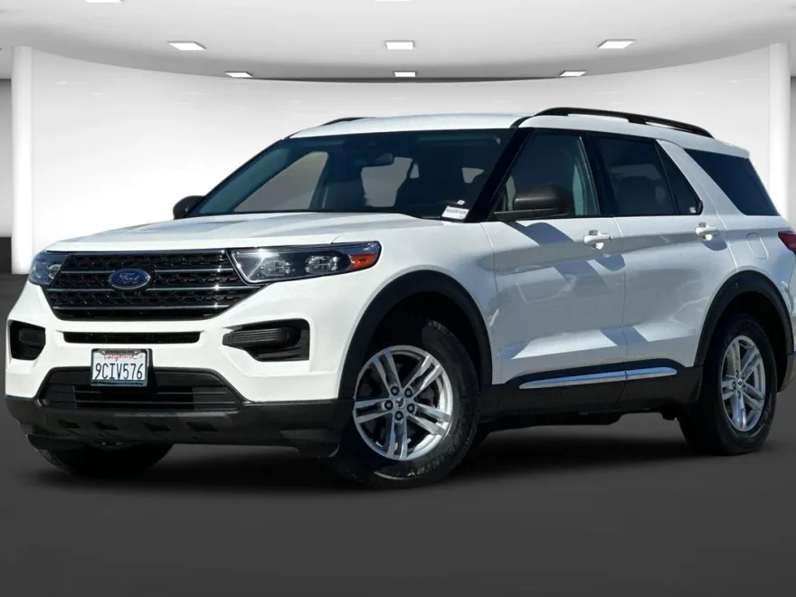 2022 Ford Explorer XLT photo 1