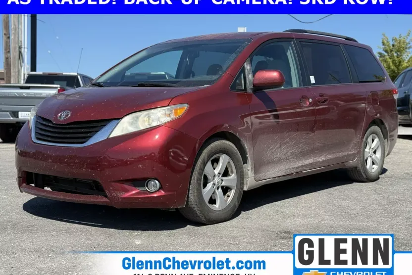 2012 Toyota Sienna Base photo 1