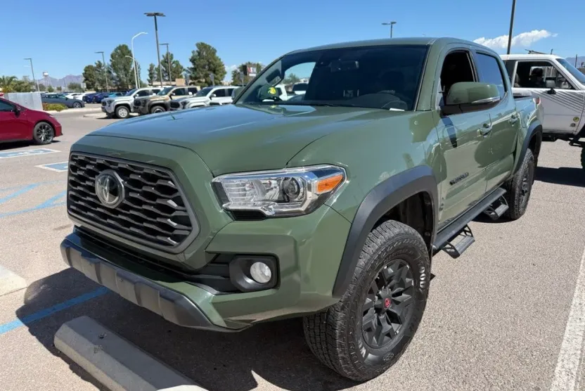 2022 Toyota Tacoma TRD Off-Road photo 1