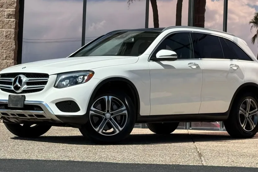 2016 Mercedes Benz GLC 300 4MATIC photo 1