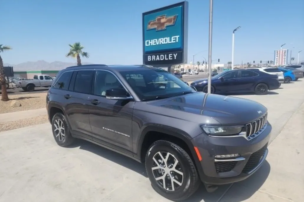 2024 Jeep Grand Cherokee Limited photo 1