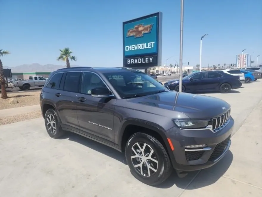 2024 Jeep Grand Cherokee Limited photo 1