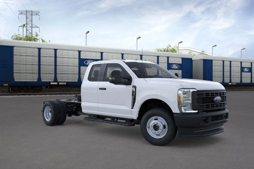 2026 Ford F-350 photo 1