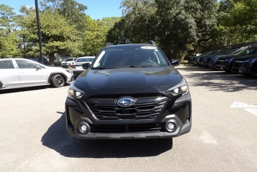 2023 Subaru Outback Onyx Edition photo 1