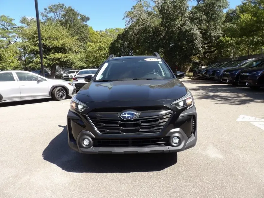 2023 Subaru Outback Onyx Edition photo 1