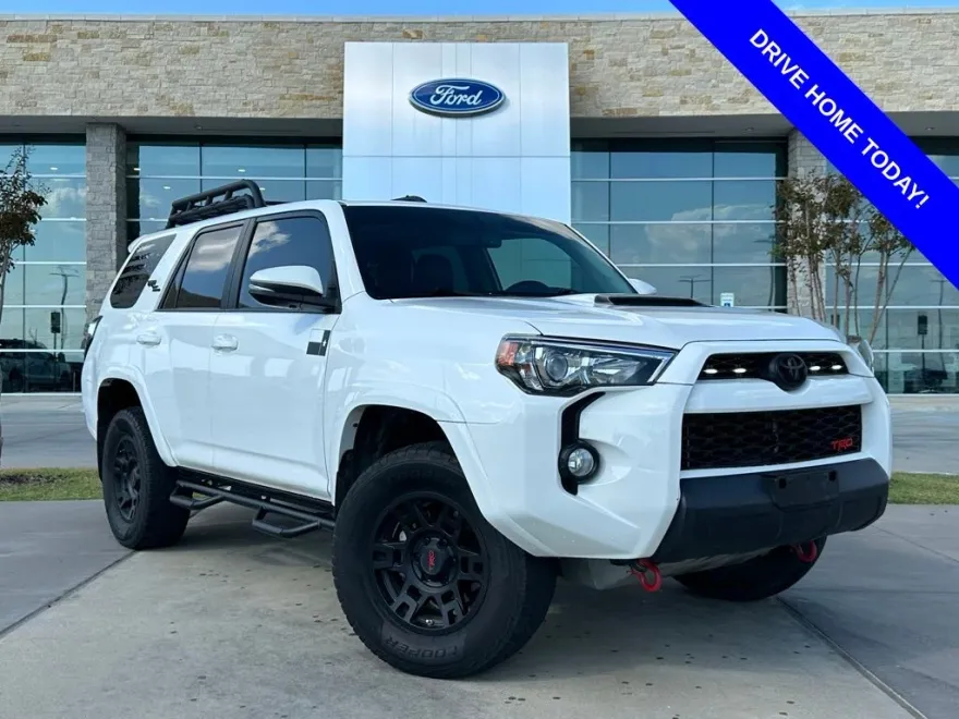 2019 Toyota 4Runner TRD Off-Road Premium photo 1