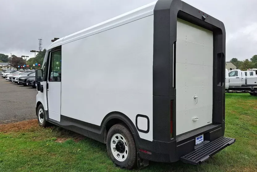 2025 Chevrolet BrightDrop 400 photo 1