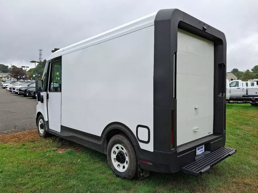 2025 Chevrolet BrightDrop 400 photo 1