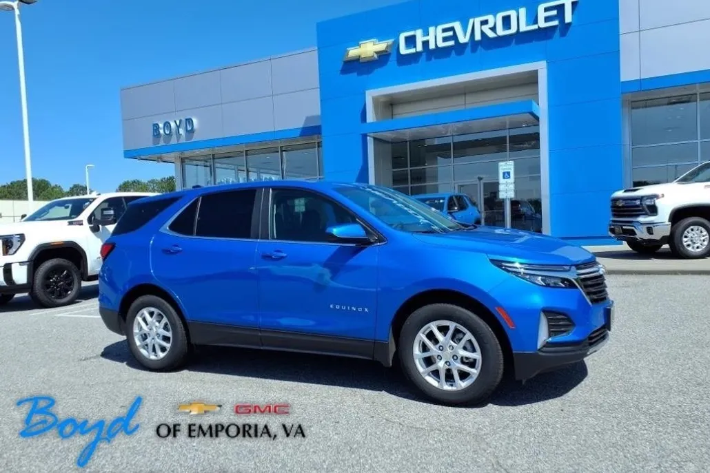 2024 Chevrolet Equinox LT photo 1