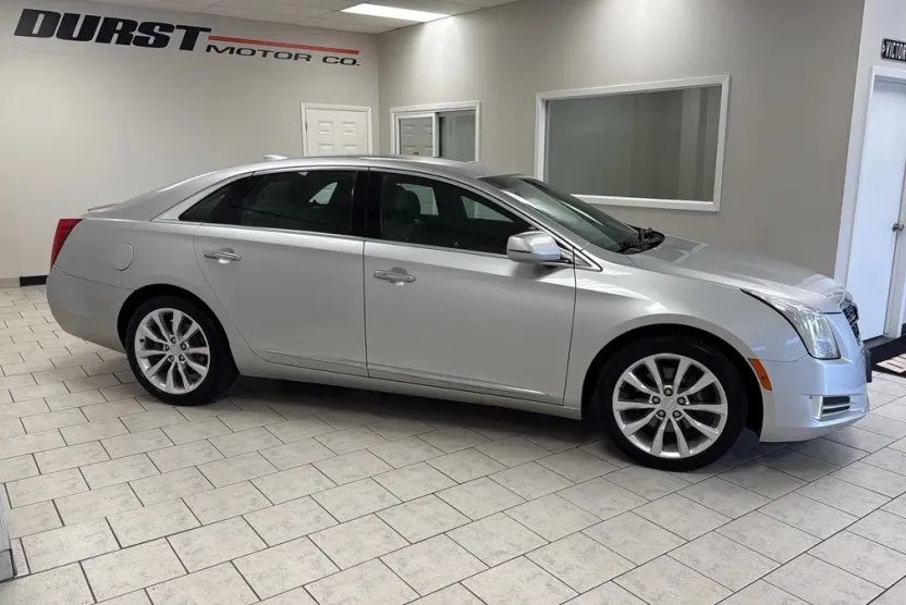 2016 Cadillac XTS Luxury photo 1