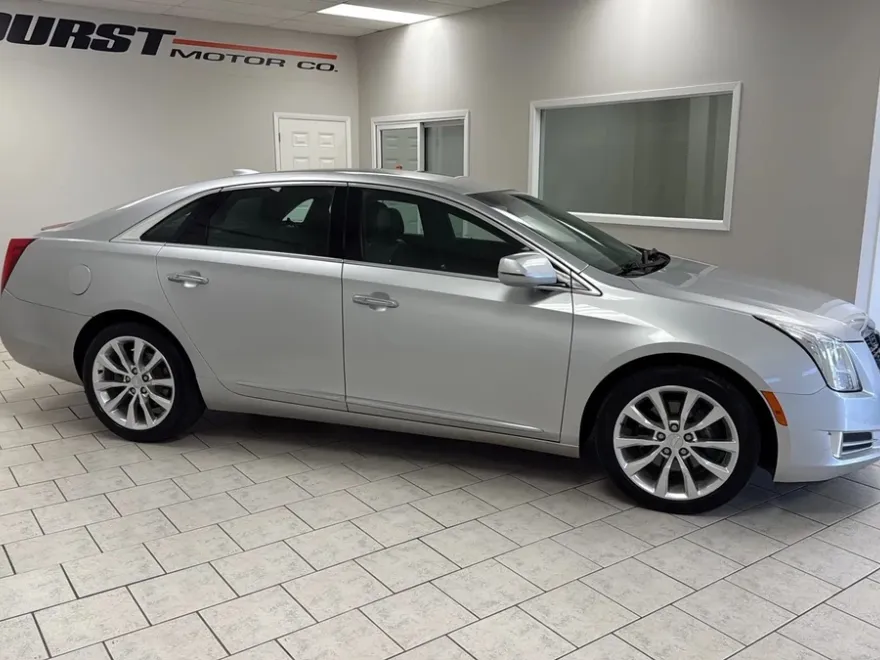 2016 Cadillac XTS Luxury photo 1