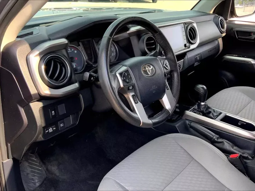 2020 Toyota Tacoma SR5 photo 16