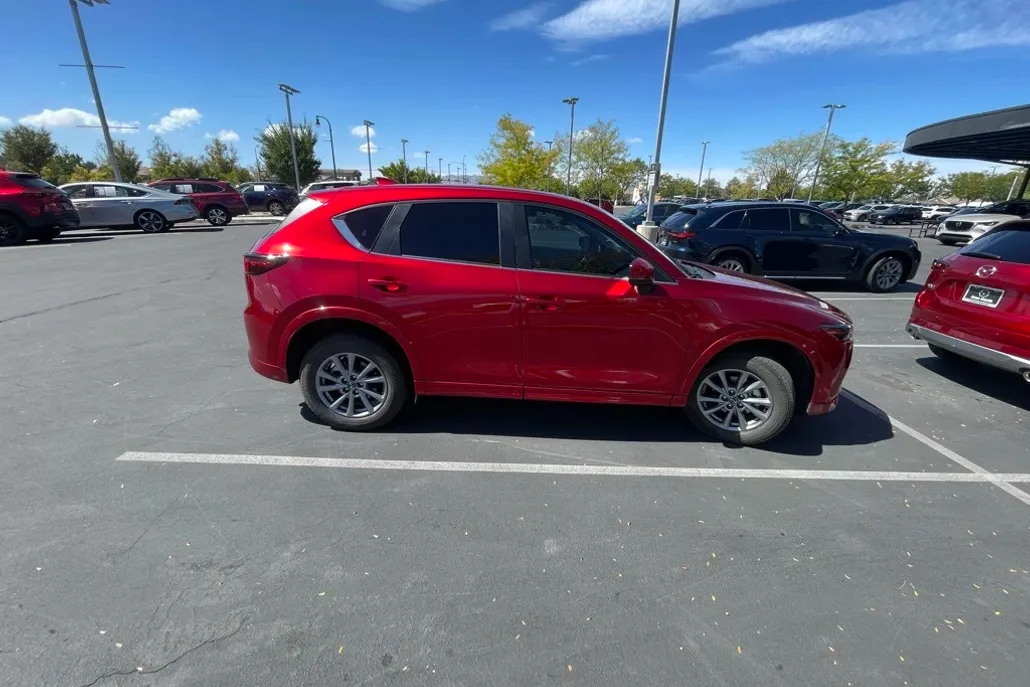2024 Mazda CX-5 2.5 S Preferred photo 1