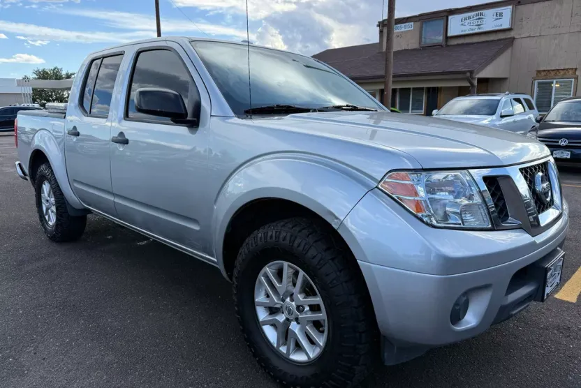 2014 Nissan Frontier SV photo 1