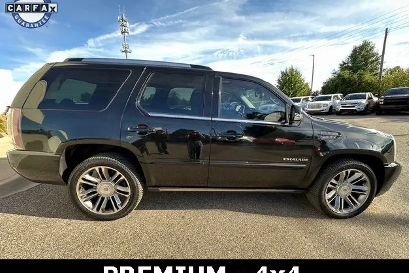 2013 Cadillac Escalade Premium photo 1