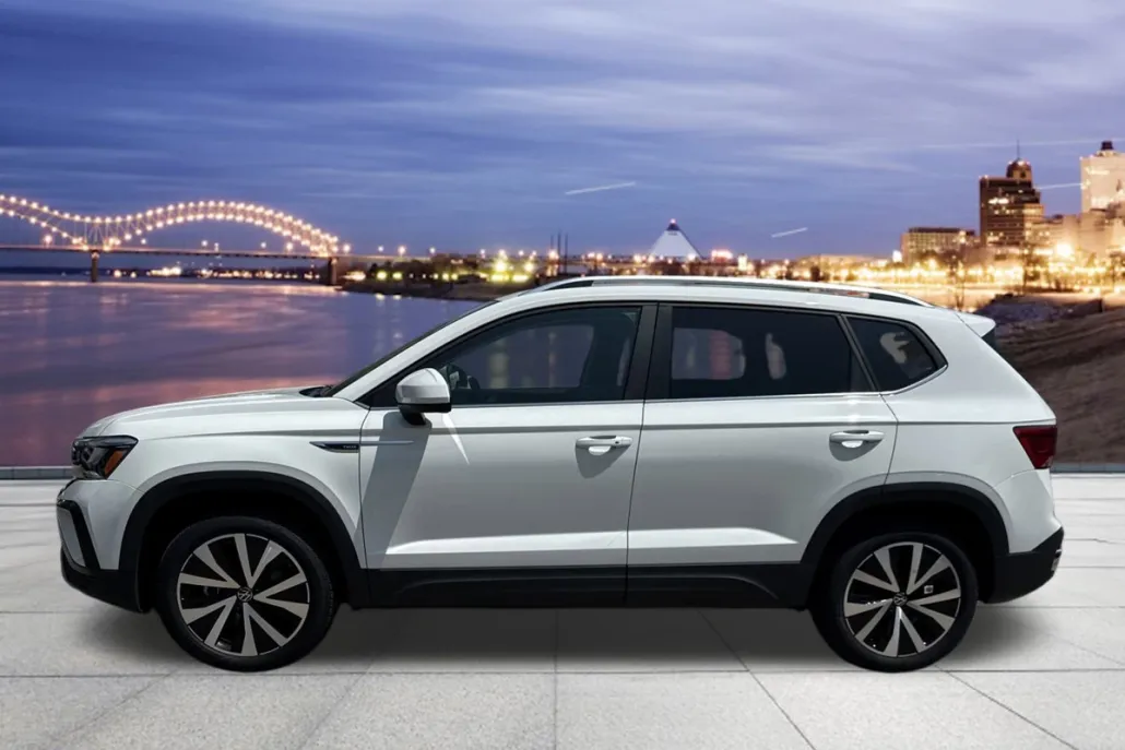 2024 Volkswagen Taos SE photo 1