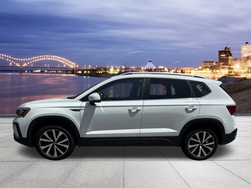 2024 Volkswagen Taos SE photo 1