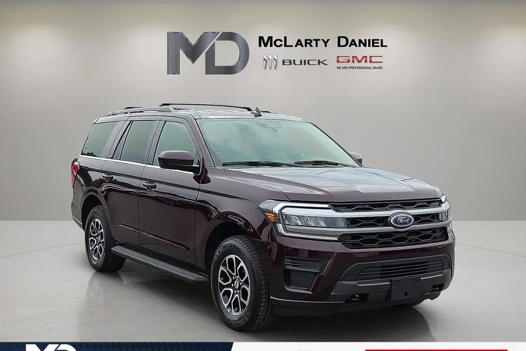 2024 Ford Expedition XLT photo 1