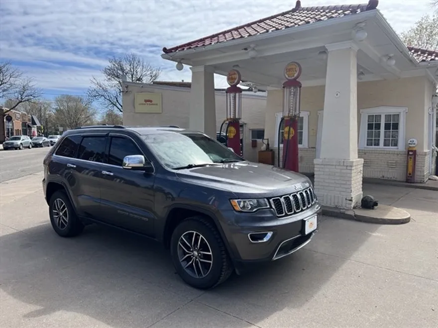 2018 Jeep Grand Cherokee Limited photo 1