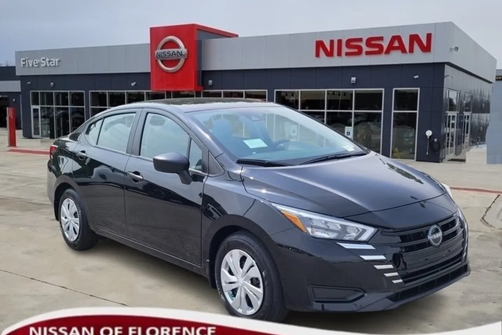 2025 Nissan Versa 1.6 S photo 1