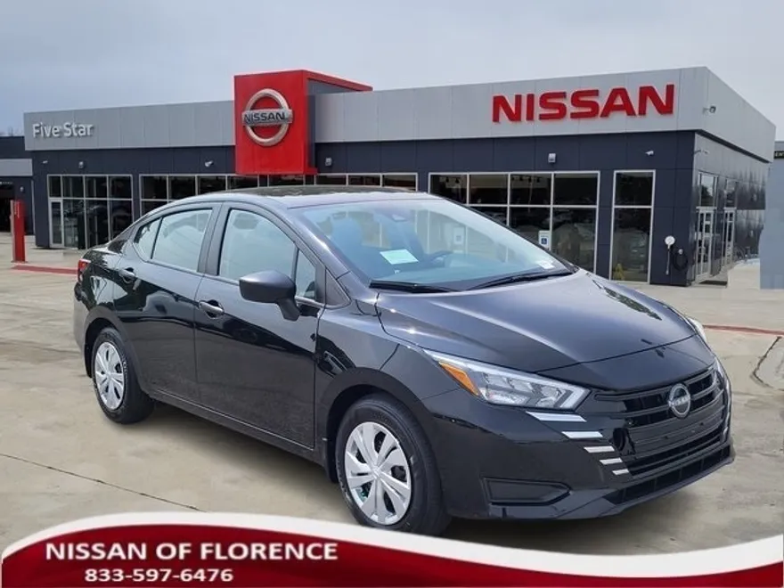 2025 Nissan Versa 1.6 S photo 1