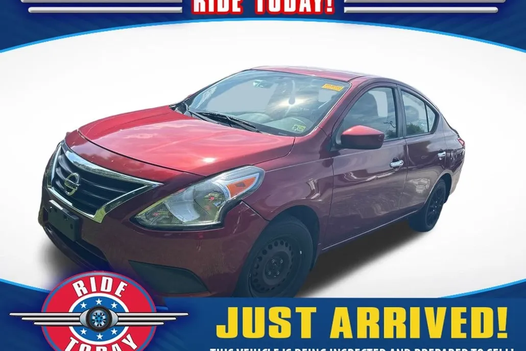 2017 Nissan Versa 1.6 SV photo 1