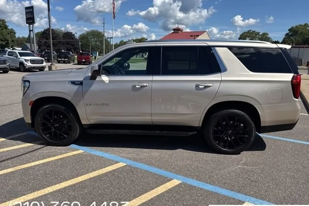 2022 Gmc Yukon SLE photo 1