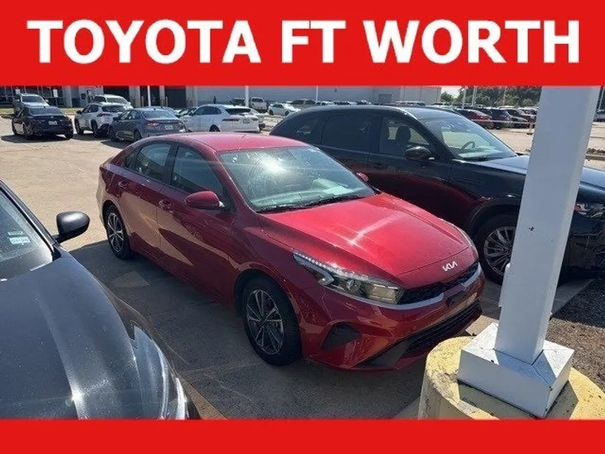 2024 Kia Forte LXS photo 1