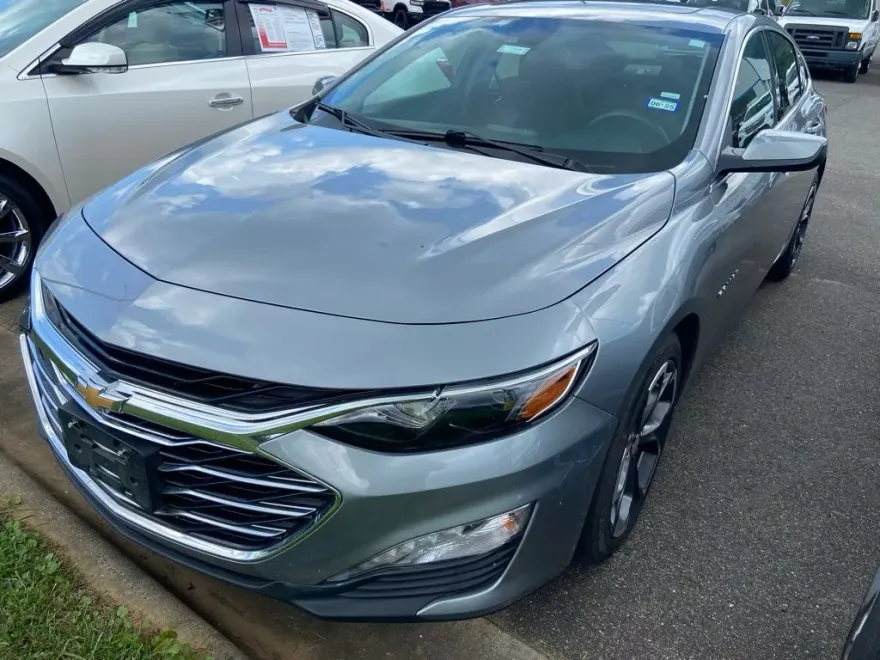 2023 Chevrolet Malibu 1LT photo 1