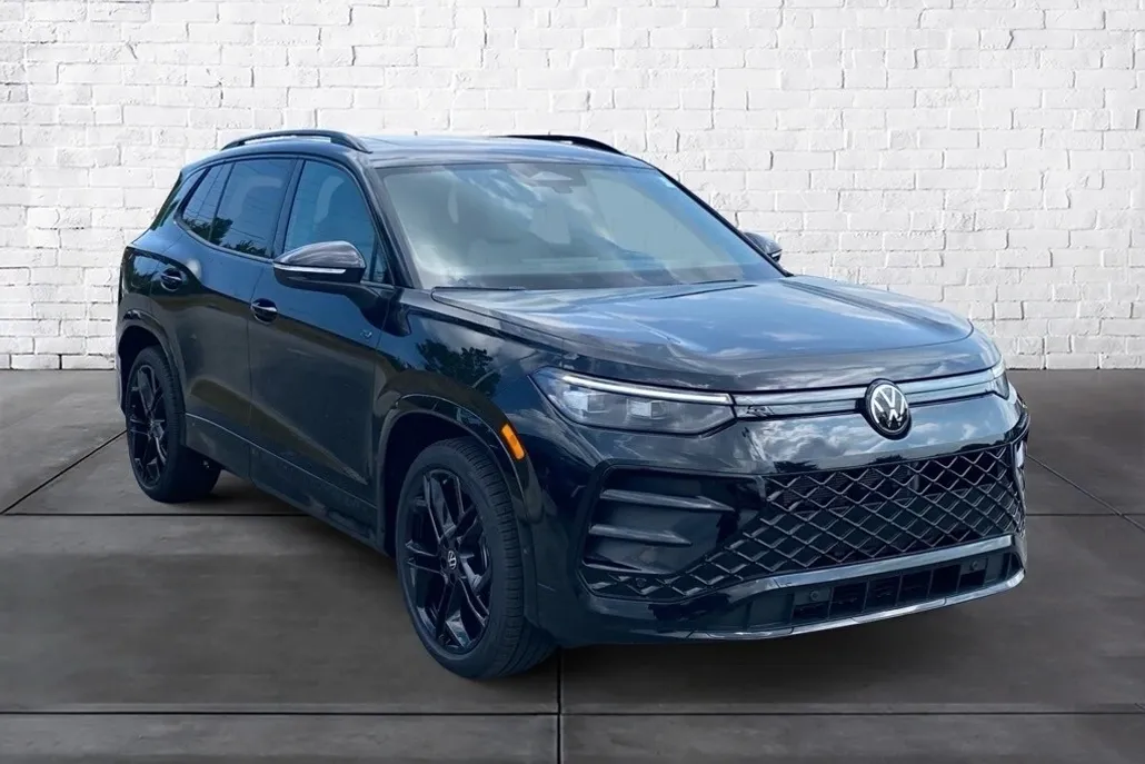 2025 Volkswagen Tiguan SE R-Line Black photo 1
