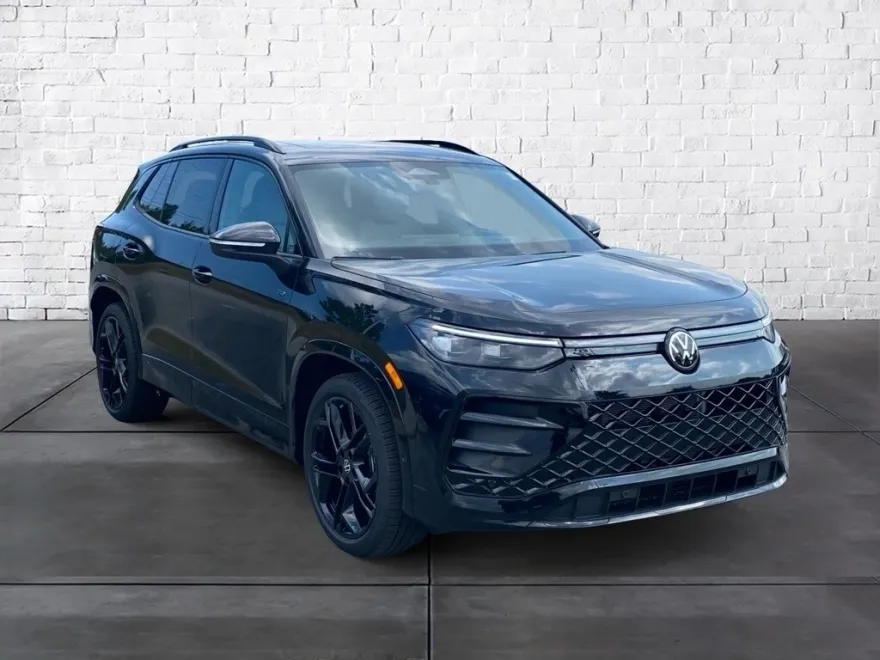 2025 Volkswagen Tiguan SE R-Line Black photo 1