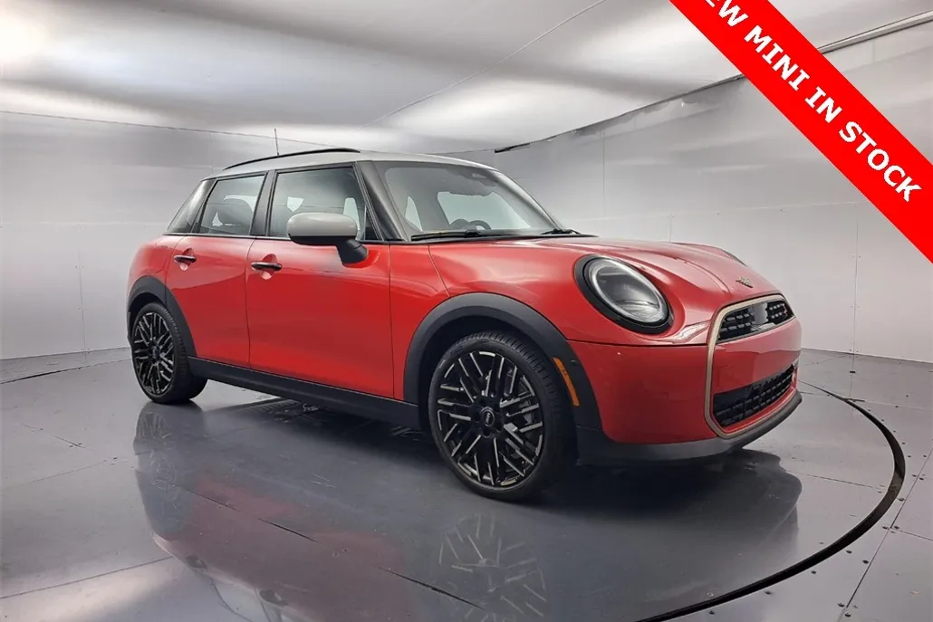 2025 Mini Cooper 4 Door Hardtop Signature photo 1