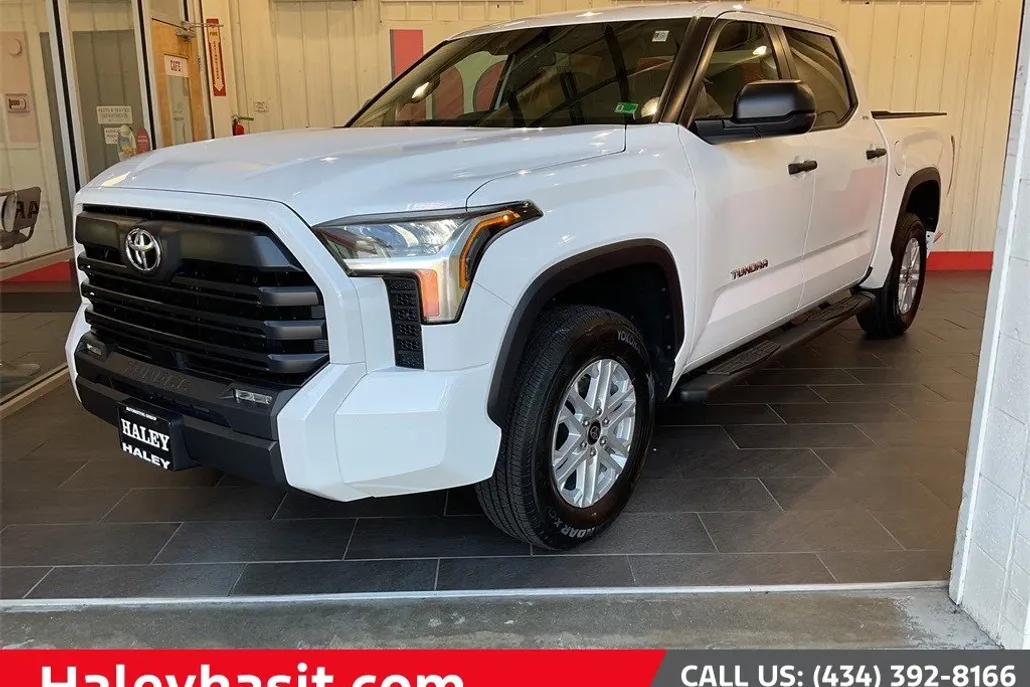 2026 Toyota Tundra SR5 CrewMax photo 1