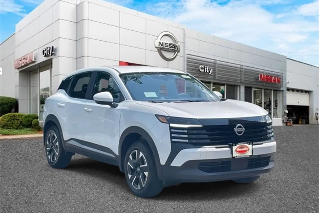 2025 Nissan Kicks SV photo 1