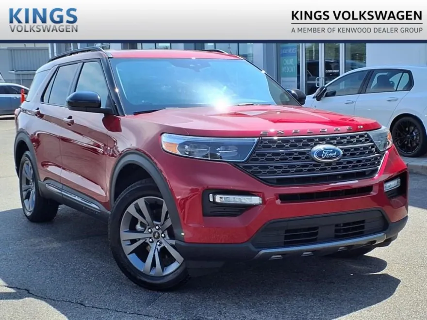2022 Ford Explorer XLT photo 1