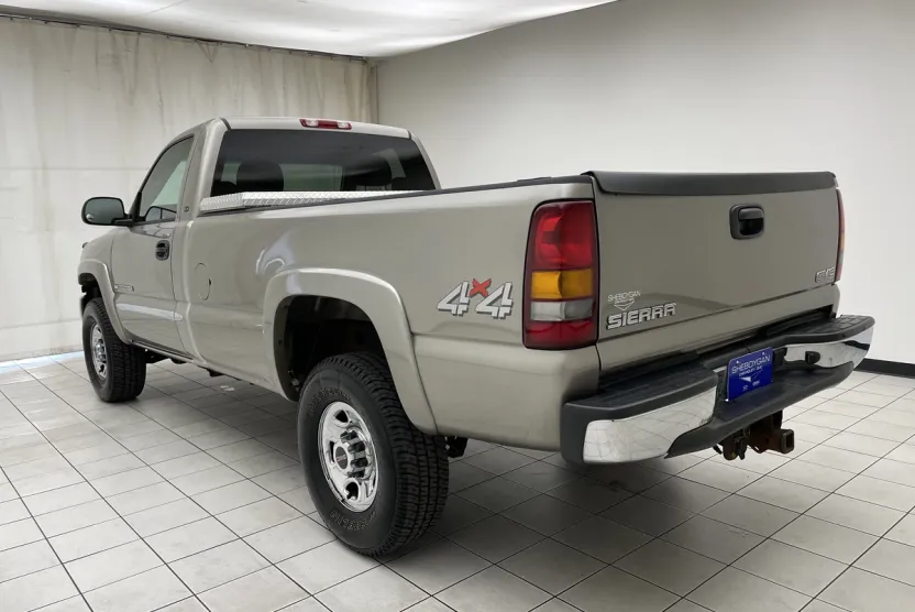 2003 Gmc Sierra 2500 HD SLE photo 1