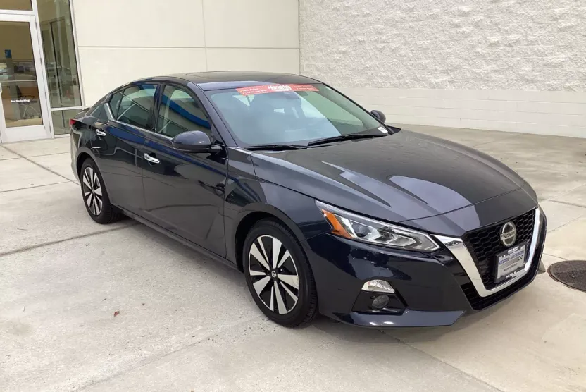 2019 Nissan Altima 2.5 SV photo 1
