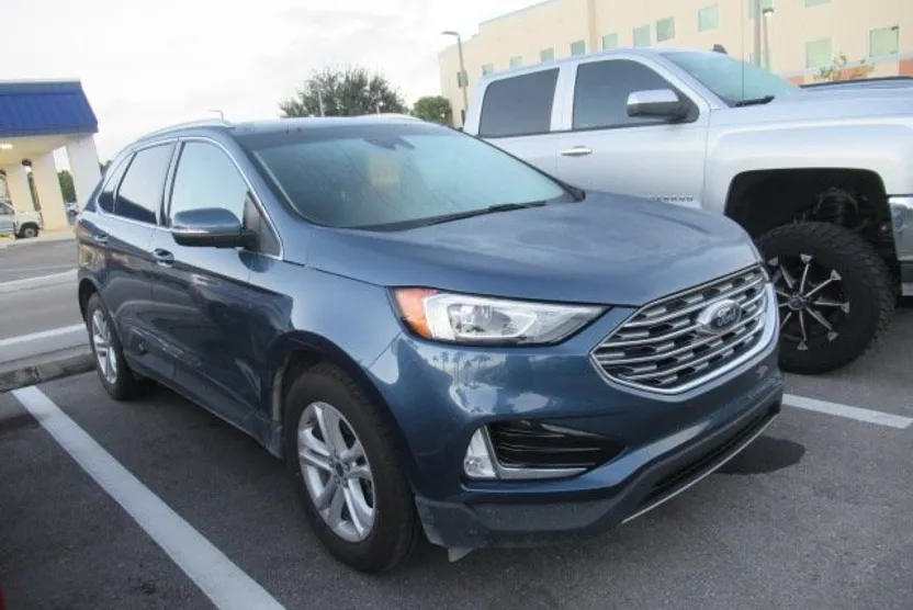2019 Ford Edge SEL photo 1
